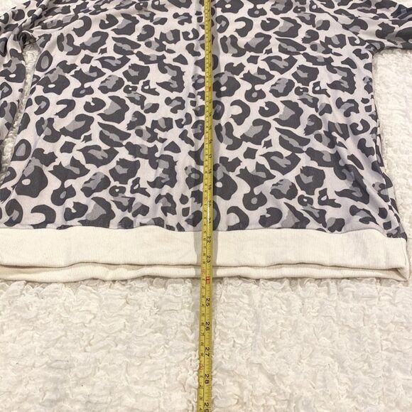 Andthewhy Animal Print Sweatshirt Size M  - Picture 4 of 4
